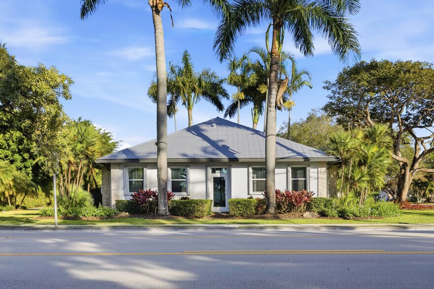 More Photos Of 1801 N Krome Ave, Homestead Office For Sale