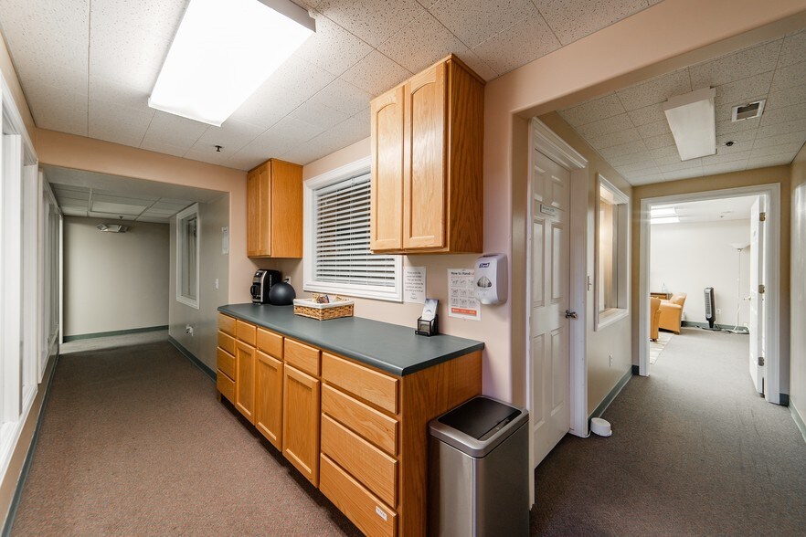 More Photos Of 672 E Union Sq, Sandy Storefront Retail Office For Lease