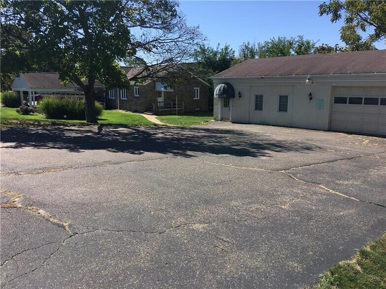 More Photos Of 2725 Leechburg Rd, Lower Burrell Office Residential For Lease