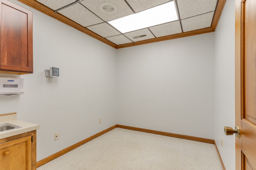More Photos Of 2816 Veach Rd, Owensboro Medical For Sale