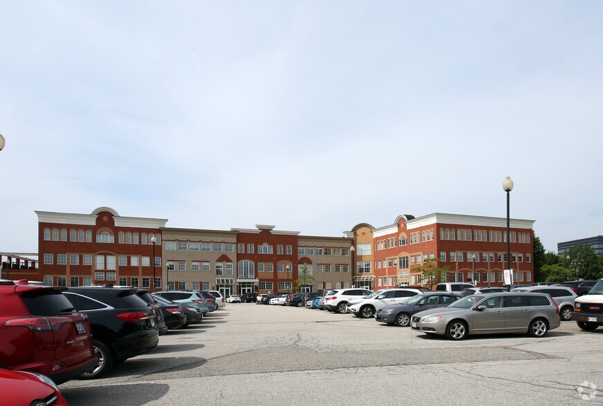 More Photos Of 5045 Orbitor Dr, Mississauga Medical For Lease