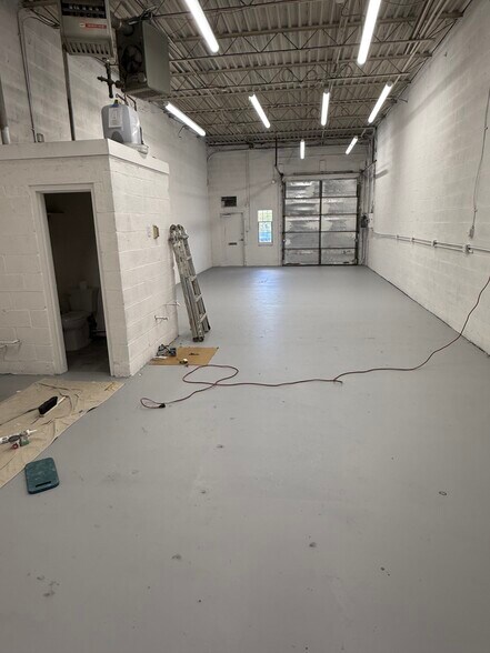 More Photos Of 2621-2653 Garfield Ave, Silver Spring Warehouse For Lease