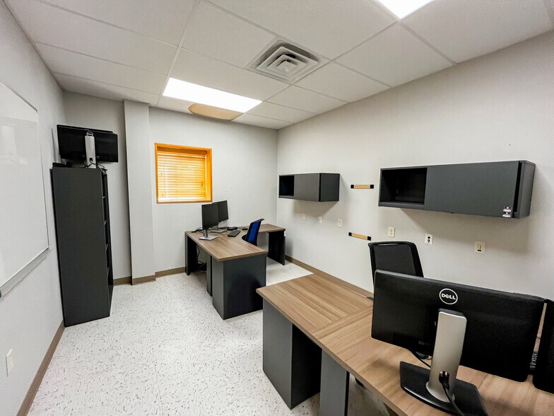 More Photos Of 906 S Highway 285, Pecos Warehouse For Sale