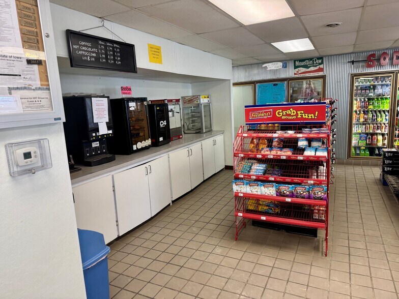 More Photos Of 203 W Main St, Drakesville Fast Food For Sale