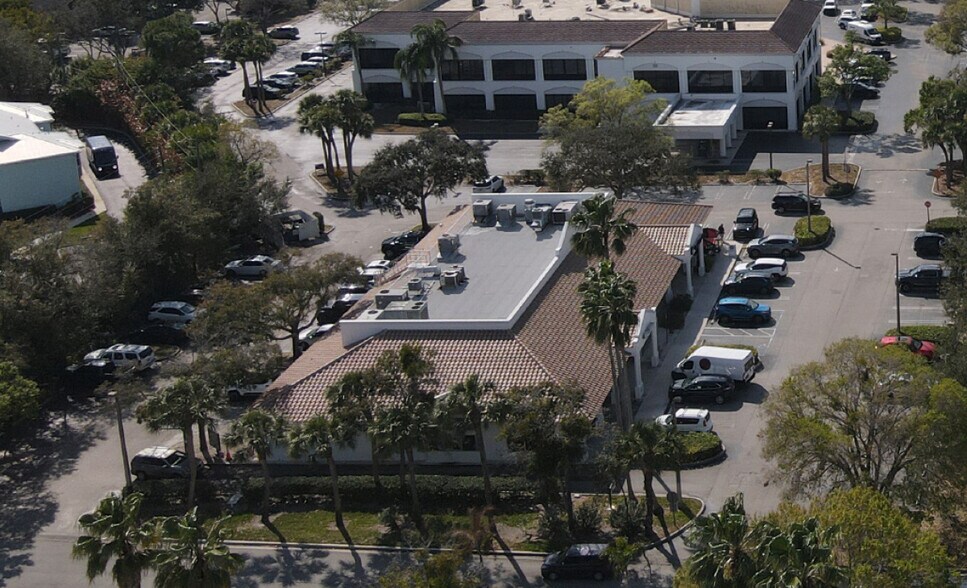 More Photos Of 1000-1012 SW St Lucie West Blvd, Port Saint Lucie Storefront For Lease