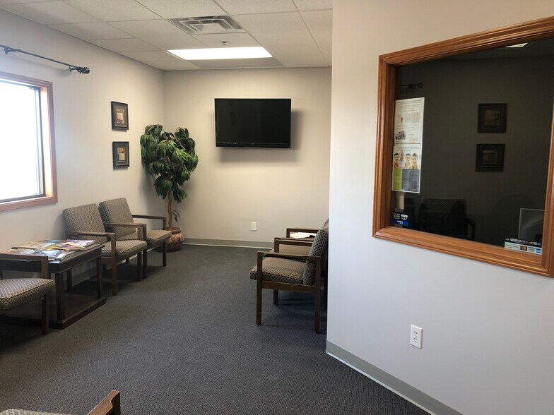Primary Photo Of 2160 W 86th St, Indianapolis Medical For Lease