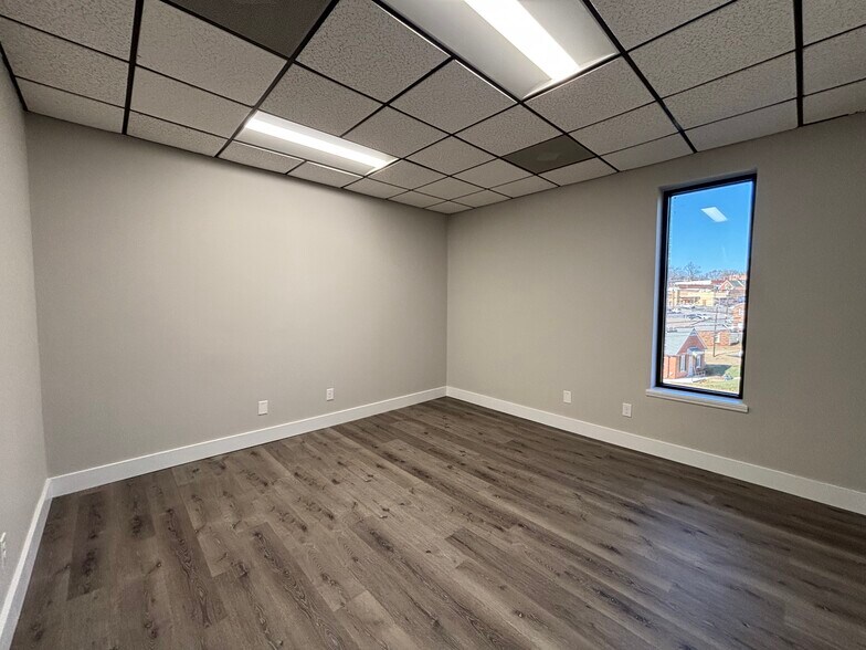 More Photos Of 1022 W 1st St, Winston-Salem Office For Sale