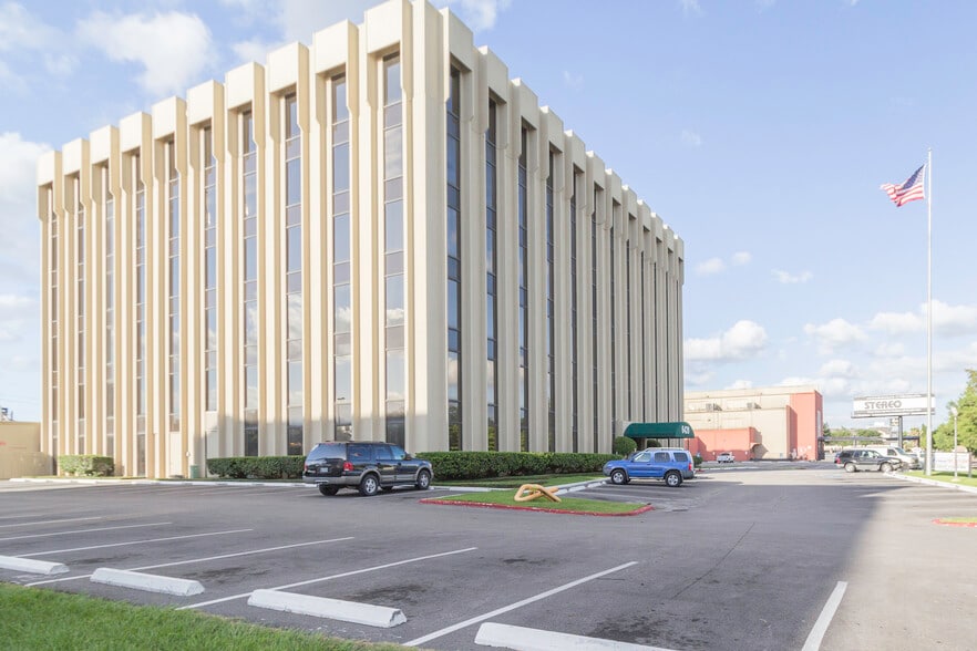 More Photos Of 6420 Richmond Ave, Houston Office For Lease
