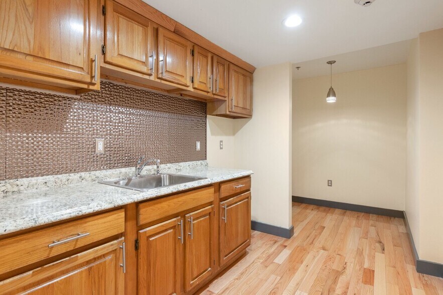 More Photos Of 18 Shepard St, Brighton Office Residential For Lease