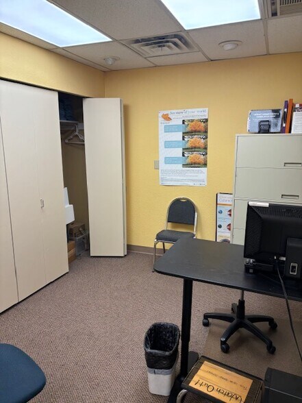 More Photos Of 5438-5440 Centre Ave, Pittsburgh Showroom For Lease