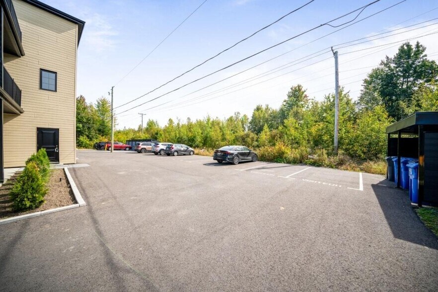 More Photos Of 13575 Rue Du Médoc, Mirabel Apartments For Sale