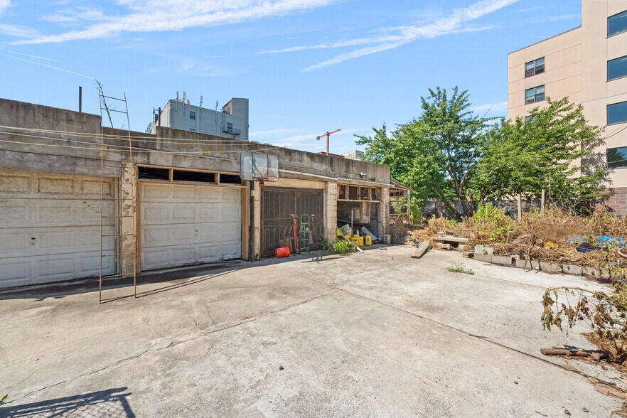 More Photos Of 108 Veronica Pl, Brooklyn Land For Sale