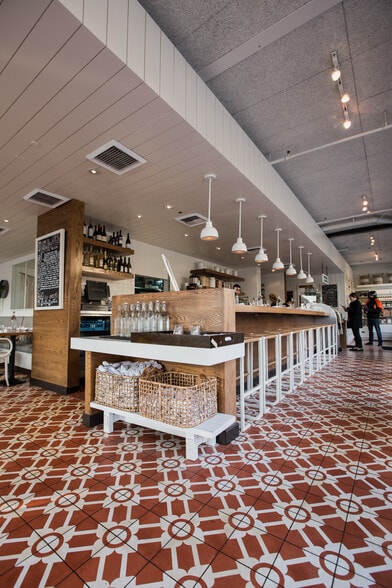 More Photos Of 639-641 N Larchmont Blvd, Los Angeles Loft Creative Space For Sale