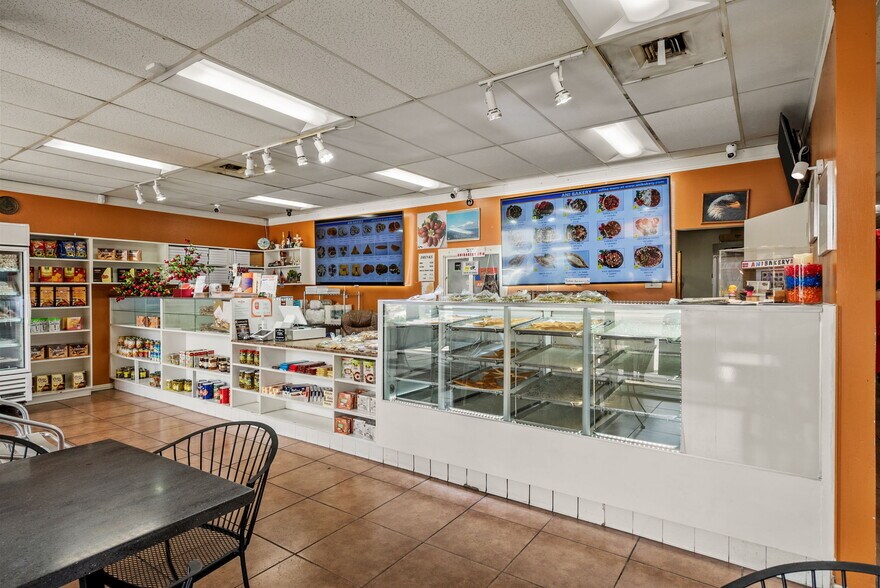 More Photos Of 17826 Chatsworth St, Granada Hills Storefront For Sale