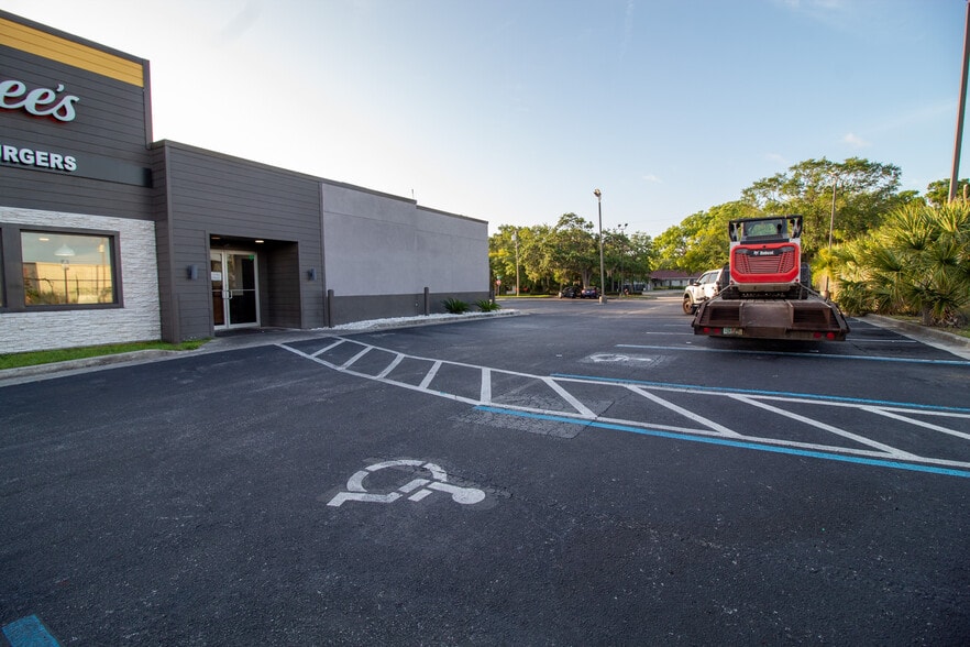 More Photos Of 504 W Vine St, Kissimmee Restaurant For Sale