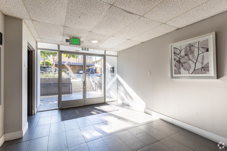 More Photos Of 130 S Alexandria Ave, Los Angeles Apartments For Sale