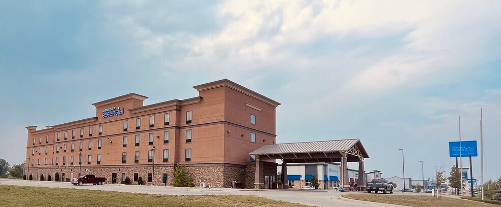 More Photos Of 3420 S Broadway, Minot Hotel For Sale