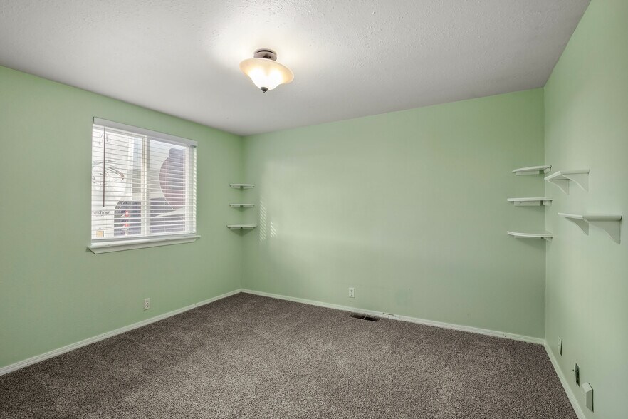 More Photos Of 9101 NW 31st St, Terrebonne Specialty For Sale