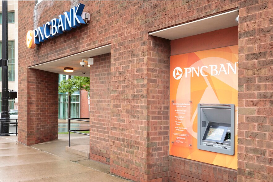 More Photos Of 200 W Broad St, Hazleton Bank For Lease