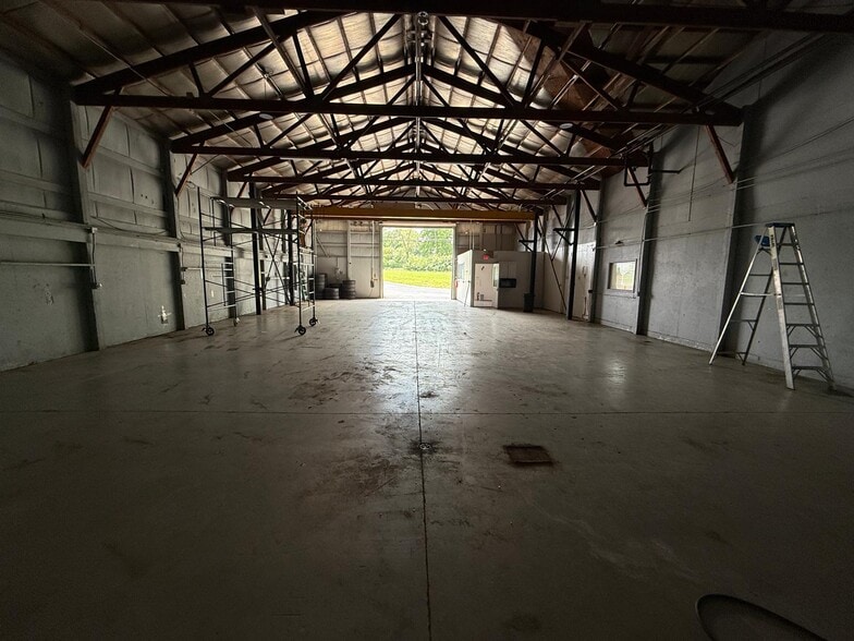 More Photos Of 15062 Archer Ave, Lockport Warehouse For Lease