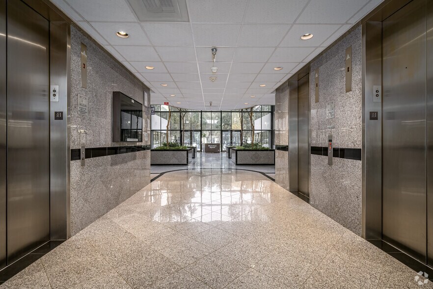 More Photos Of 2825 Wilcrest Dr, Houston Office For Lease