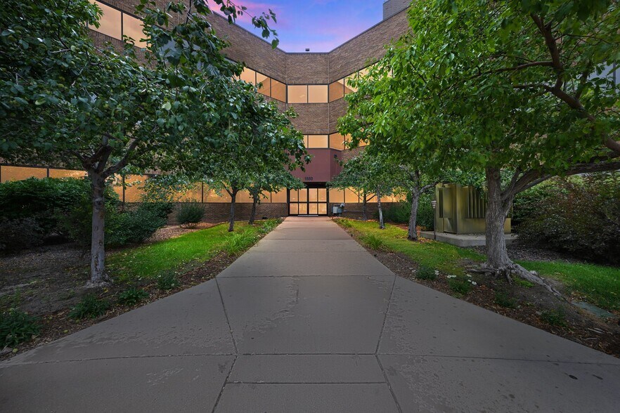 More Photos Of 1550 S Potomac St, Aurora Medical For Lease