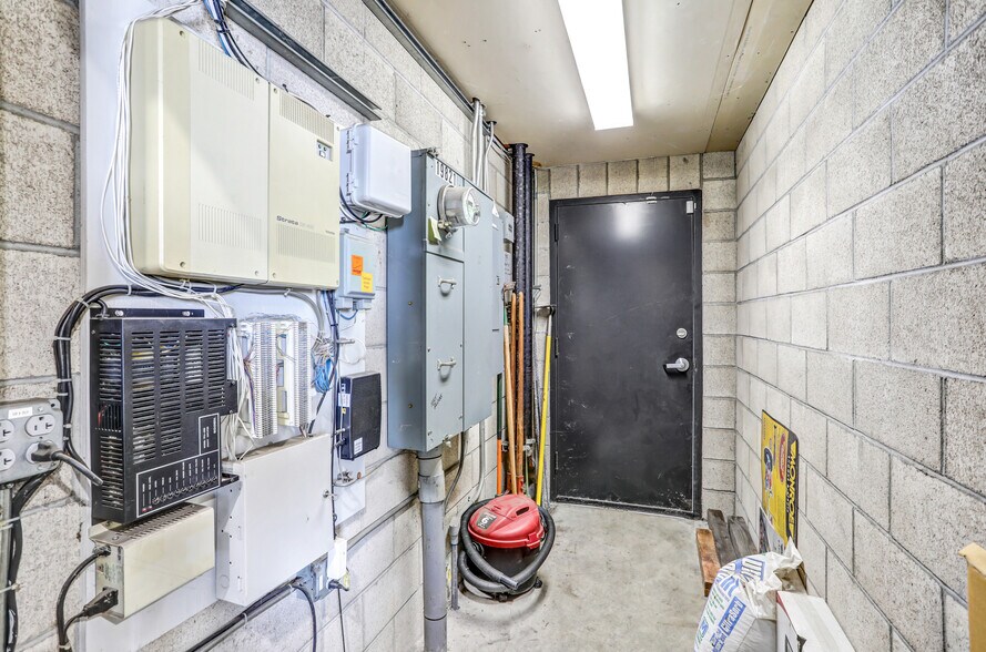 More Photos Of 19821 Valley Blvd, Walnut Auto Repair For Sale