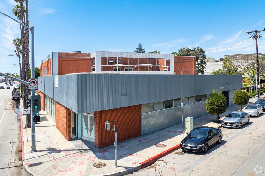 More Photos Of 12211 W Washington Blvd, Los Angeles Office For Lease