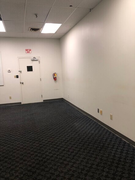 More Photos Of 318 W Howell St, Hartwell Manufacturing For Lease