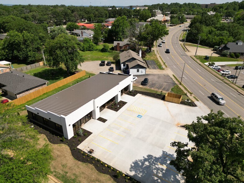 More Photos Of 3215 Old Greenwood Rd, Fort Smith Office For Sale