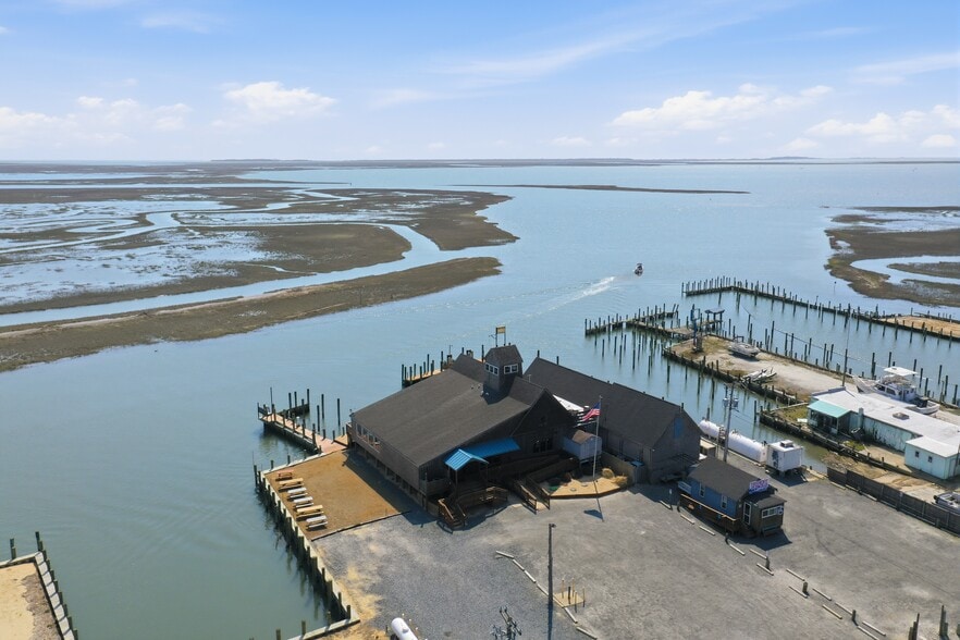 More Photos Of 17 Atlantic Ave, Wachapreague Restaurant For Sale