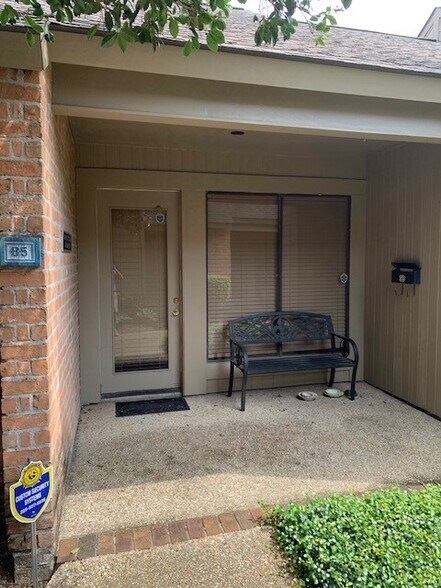 More Photos Of 11715 Bricksome Ave, Baton Rouge Office For Sale