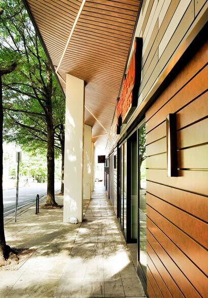 More Photos Of 100 West Third St, Charlotte General Retail For Lease