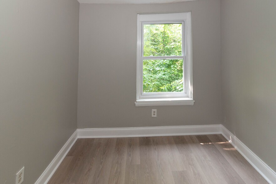 More Photos Of 332 S Franklintown Rd, Baltimore Apartments For Sale