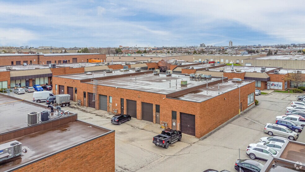 More Photos Of 5359 Timberlea Blvd, Mississauga Light Distribution For Sale