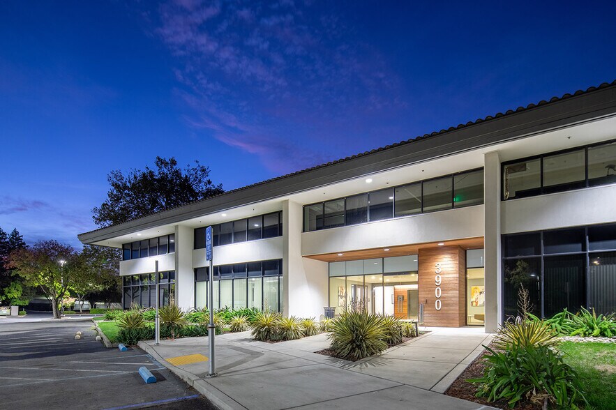More Photos Of 3900 Lennane Dr, Sacramento Office For Sale