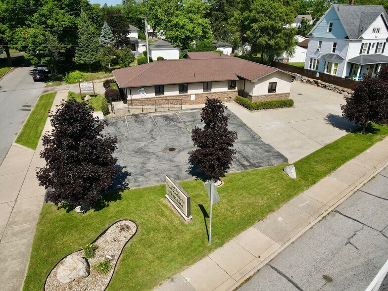 More Photos Of 1637 Portage Ave, South Bend Medical For Sale