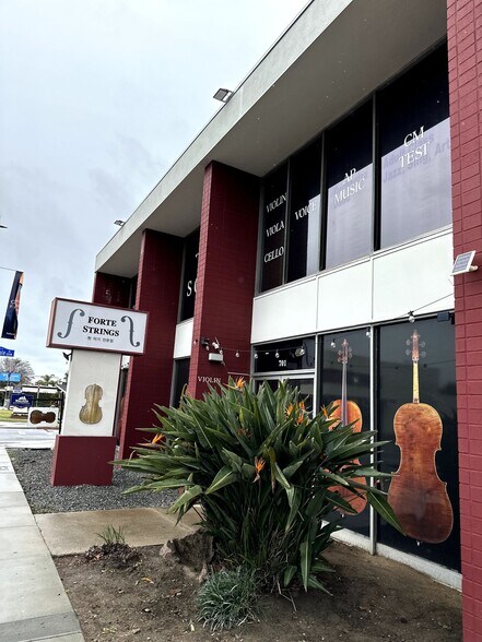 More Photos Of 701 N Harbor Blvd, Fullerton Office For Lease