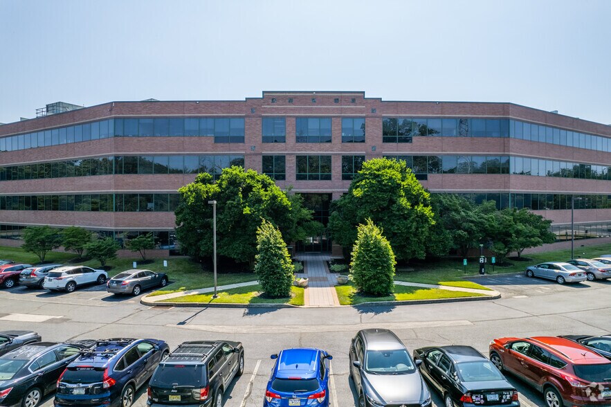 More Photos Of 930 Harvest Dr, Blue Bell Office For Lease