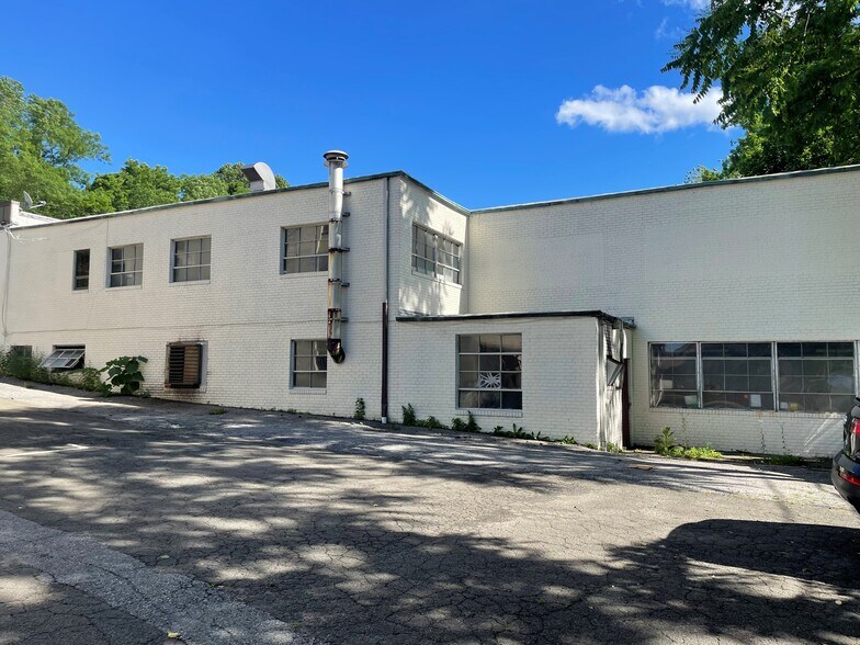 More Photos Of 77 Lafayette Ave, White Plains Light Manufacturing For Lease