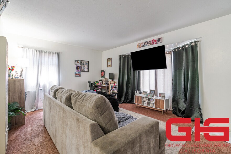 More Photos Of 2410 N Eastern Ave, Los Angeles Apartments For Sale