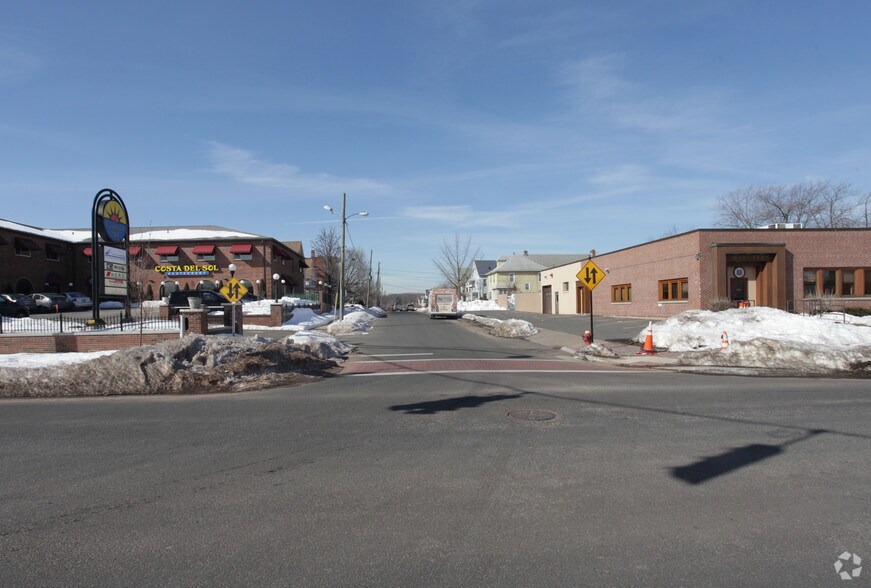 More Photos Of 885 Wethersfield Ave, Hartford Office For Lease