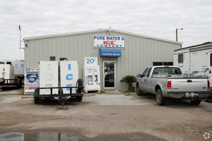 Primary Photo Of 10236 Leopard St, Corpus Christi Warehouse For Lease