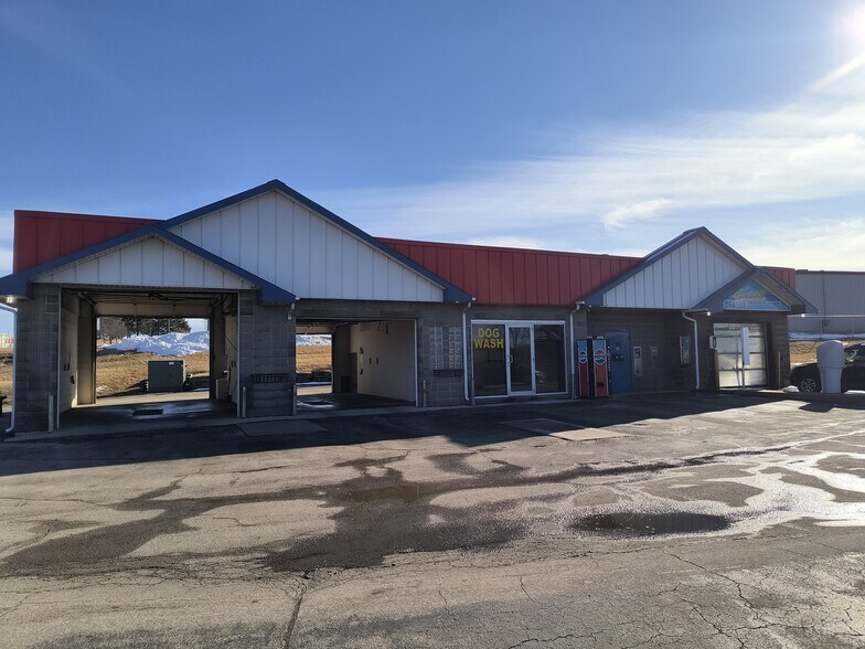 Primary Photo Of 50 Eastside Rd, Platteville Carwash For Sale
