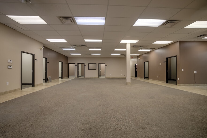 More Photos Of 3233 E Chandler Blvd, Phoenix Unknown For Lease