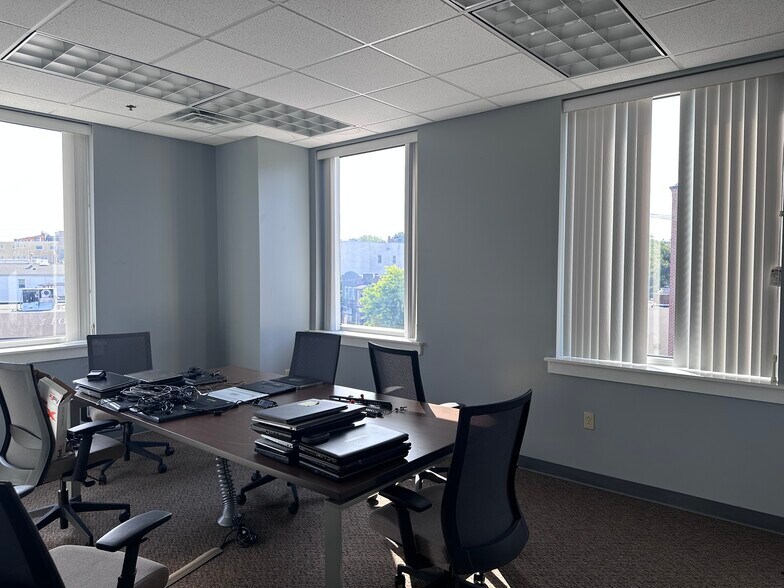 More Photos Of 347 E Bridge St, Phoenixville Office For Lease