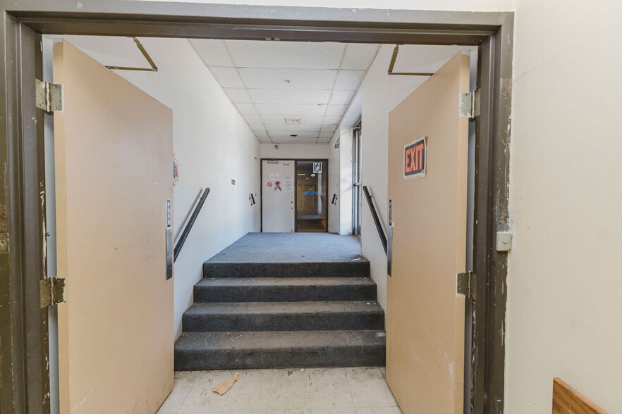 More Photos Of 1560 S Topeka St, Wichita Lodge Meeting Hall For Sale