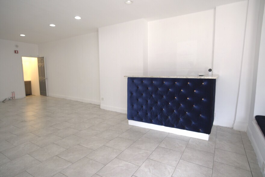 More Photos Of 1017 W Huntingdon St, Philadelphia General Retail For Sale