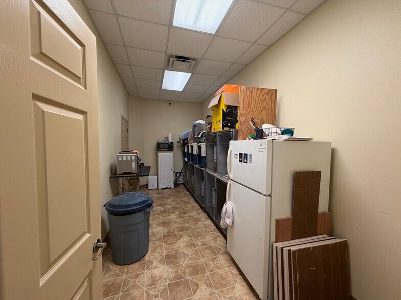 More Photos Of 1220 Hand Ave, Ormond Beach Showroom For Lease