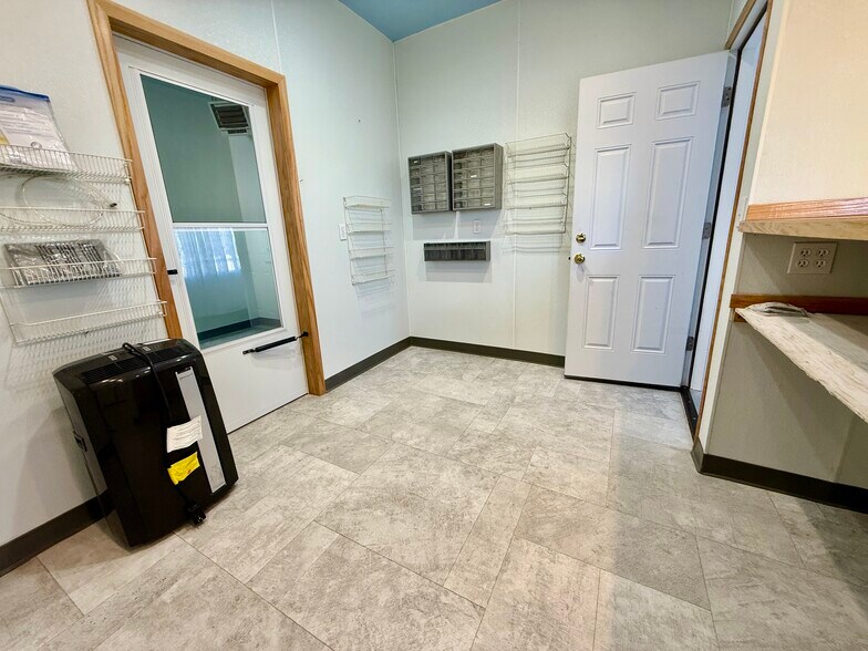 More Photos Of 127 Main St, Chester Office For Sale